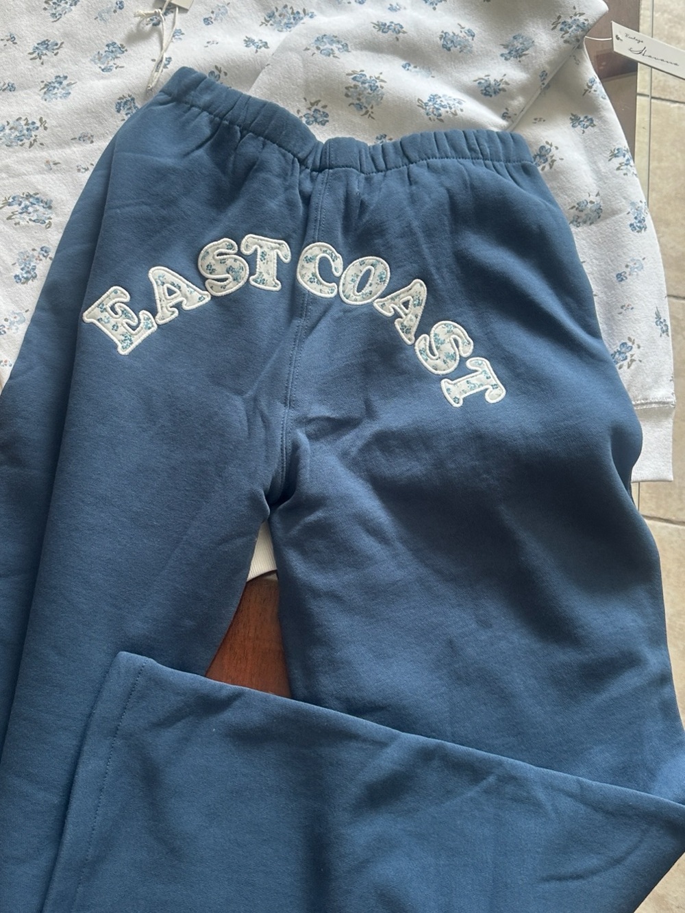 Vintage Havana ditsy blue flowers sweatshirt with coordinating sweat pants